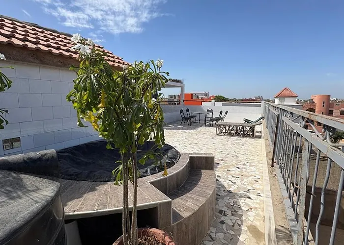 Villa Malya-Rez de chaussée Privé et indépendant avec deux chambres et jacuzzi dans une maison-